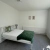 Photo 4: Room 1