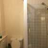 Photo 9: En-suite bathroom 
