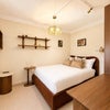 Photo 9: Room 1