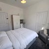 Photo 7: Bedroom 8 - Double en suite