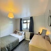 Photo 6: Room 6