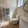 Photo 9: Room 4 Ensuite