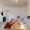 Photo 4: ROOM 5