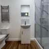 Photo 9: Room 17 En-suite
