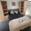 Photo 3: Room 6 - En-suite