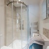Photo 2: En suite to room 3
