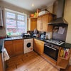 Photo 4: Kitchen / Hob / Extractor / Oven / Microwave / Fridge Freezer / Washer dryer