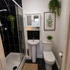 Photo 10: Room 4 En-Suite 