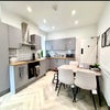 Photo 7: Kitchen