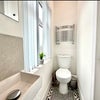 Photo 5: Ensuite