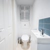 Photo 5: Room 1 (ensuite)