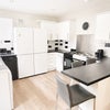 Photo 4: kitchen