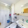 Photo 2: En-Suite
