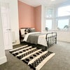 Photo 4: Room 1