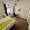 Photo 2: Light and airy double room