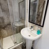 Photo 6: Room 1 ensuite