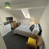 Photo 10: room 8