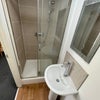 Photo 14: room 8 en-suite