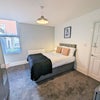 Photo 15: Room 2 En Suite
