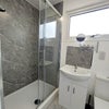 Photo 5: Ensuite
