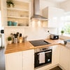 Photo 3: kitchen