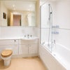Photo 3: Spacious en-suite bathroom