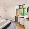 Photo 2: Studio C En Suite