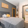 Photo 2: Room 1 En Suite