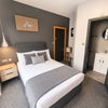 Photo 11: Room 1 En Suite