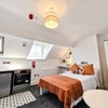 Photo 3: Room 6 (Studio En Suite)