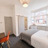 Photo 2: Room 1 En Suite