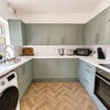 Photo 5: Fully kitted modern kitchen!