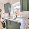 Photo 7: Fully kitted modern kitchen!