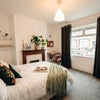 Photo 6: Room 1