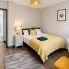 Photo 9: Room 1