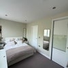 Photo 4: Room 1
