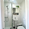 Photo 15: Room 6: En-suite bathroom with 24/7 running hot water