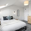 Photo 5: En-suite 5