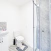 Photo 8: Room 2 En-suite