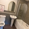 Photo 4: Main bathroom 