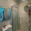 Photo 3: En suite