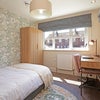 Photo 7: Bed 1