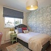 Photo 4: Bed 2