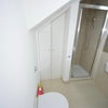Photo 3: Shared bathroom topfloor