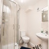 Photo 7: Room 2 en-suite