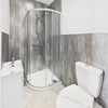 Photo 5: R2 Ensuite