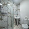 Photo 10: En suite