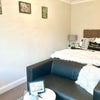 Photo 2: Room 2: Beautifully presented double ensuite room in Shinfield