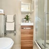 Photo 3: En-Suite Batroom