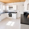 Photo 3: kitchen
